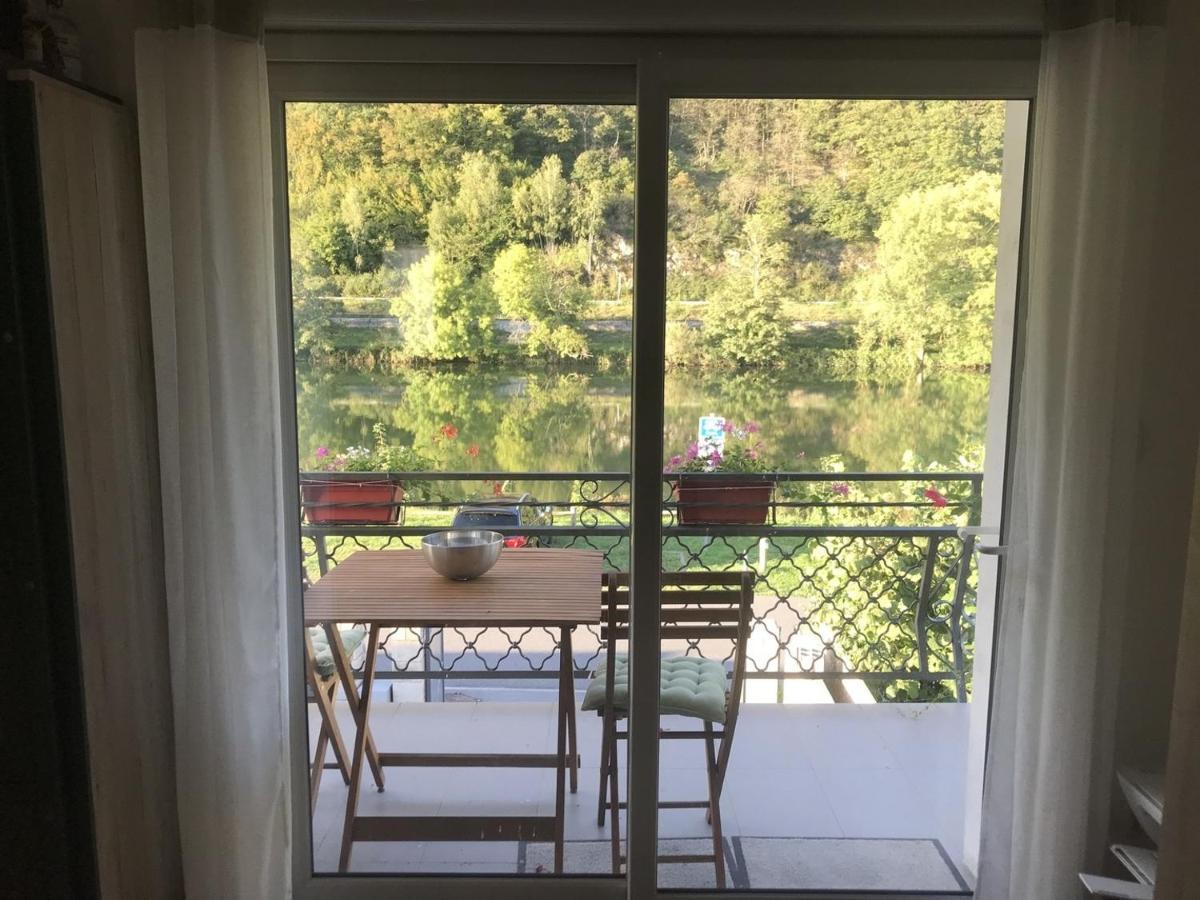 La Rose Sur Meuse Villa Haybes Exterior photo