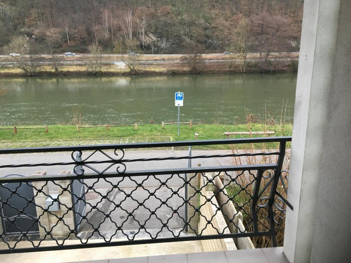 La Rose Sur Meuse Villa Haybes Exterior photo